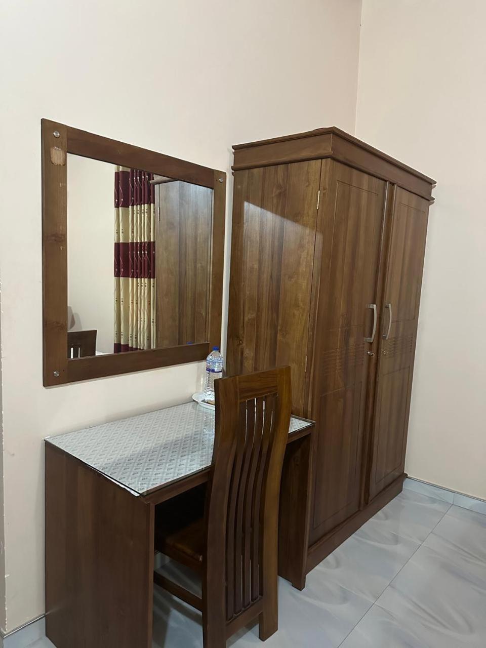 Lahiru Airport Villa Andiambalama Екстер'єр фото